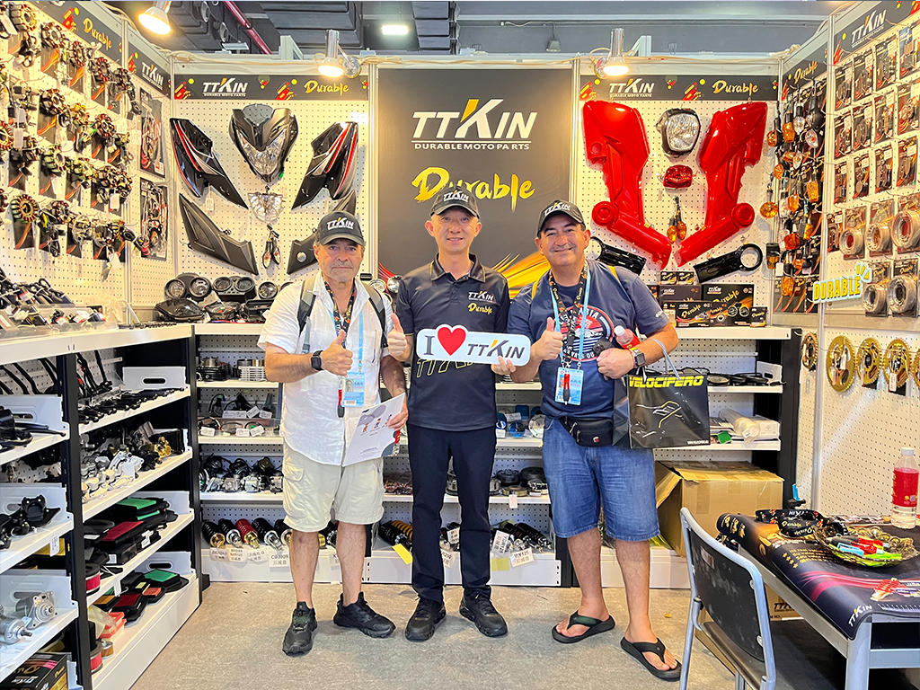 improving in the field of motorcycle accessories